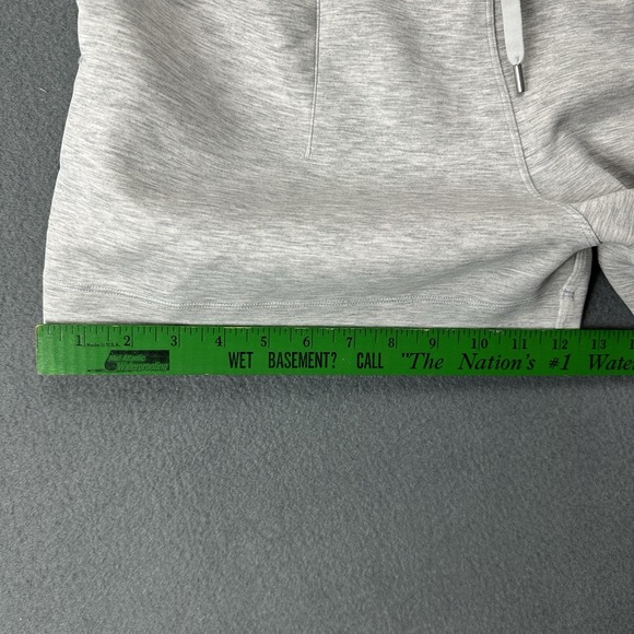 Women Lululemon Softstreme High-Rise Short 4" Heather Gray Size 6 - Picture 6 of 9